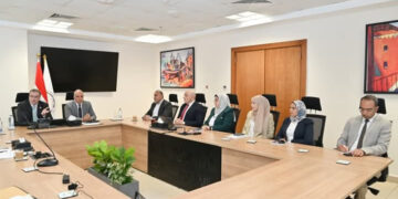 وزير الري ورئيس الجهاز المركزي للتنظيم والإدارة يبحثان عدد من الموضوعات المشتركة