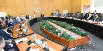 وزير الإسكان يعقد اجتماعًا موسعًا مع مسئولي مديريات الإسكان بمختلف المحافظات