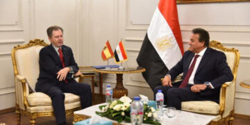 وزير الصحة يبحث مع سفير إسبانيا بمصر سبل تعزيز التعاون في القطاع الصحي