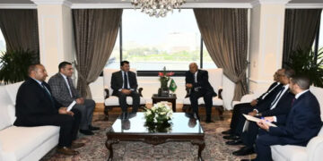 وزير الشباب والرياضة يلتقي الأمين العام لجامعة الدول العربية دعماً للعمل العربي المشترك