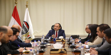 وزير قطاع الأعمال العام يستقبل وفدًا من مجموعة البنك الدولي لبحث تعزيز التعاون المشترك