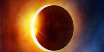 بدء ظاهرة الخسوف والقمر يبدأ الدخول لمنطقة شبه ظل الأرض