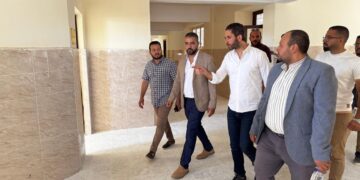 وزير الإٍسكان:تسليم أول مدرسة تجريبي ودفع العمل بالمشروعات السكنية بأكتوبر الجديدة