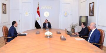 الرئيس السيسي يجتمع مع وزير الصحة والسكان