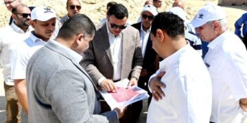 وزير الإسكان يتفقد محطة رفع صرف صحي الخامس شرق بمدينة 6 أكتوبر