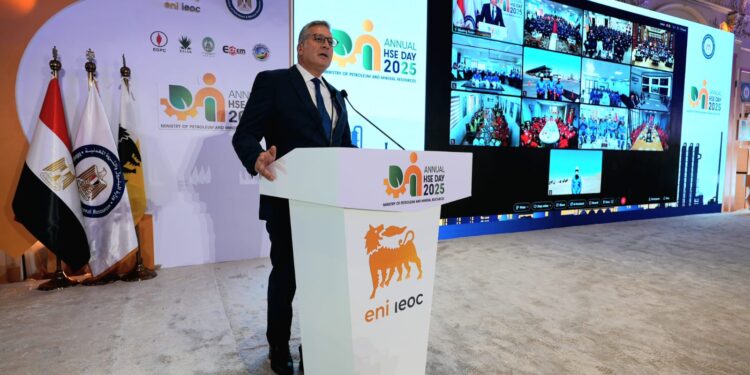 وزير البترول والثروة المعدنية يشهد فعاليات يوم السلامة والصحة المهنية والبيئة