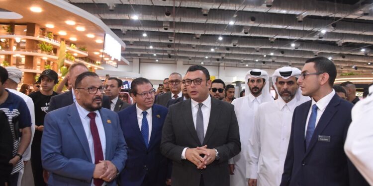 جولة موسعة لوزير الإسكان ورئيس جمعية المطورين العقاريين داخل أجنحة معرض سيتي سكيب مصر 2025