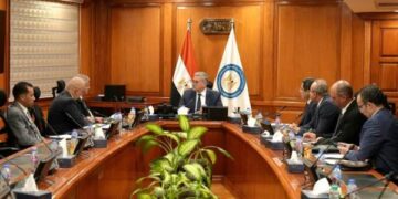 وزير البترول يبحث مع تاج أويل الكندية  الإنتاج من المصادر غير التقليدية بالصحراء الغربية