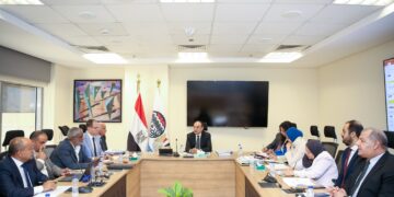 وزير قطاع الأعمال يجتمع برؤساء شركات “القابضة للسياحة والفنادق” لاستعراض مؤشرات الأداء ومستجدات المشروعات