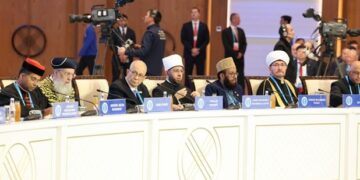 وزير الأوقاف يشهد الجلسة الافتتاحية للقمة الدولية الثامنة لزعماء الأديان بالعاصمة أستانا