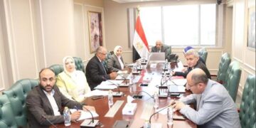 وزير الكهرباء يستعرض مستجدات تنفيذ مشروعات الطاقات الجديدة والمتجددة في إطار الاستراتيجية الوطنية للطاقة