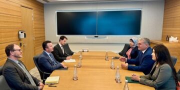 وزير البترول يبحث التعاون مع شركات التعدين والغاز في غرب أستراليا