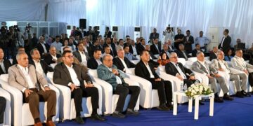 رئيس الوزراء يصل إلى “القنطرة غرب الصناعية” لافتتاح أولى مشروعاتها 