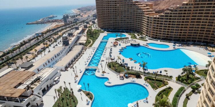 إيه كابيتال تعلن إعادة افتتاح فندق بورتو السخنة بعد تطوير شامل يواكب معايير الاستدامة العالمية