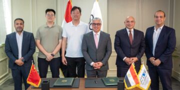 اقتصادية قناة السويس توقع عقد مشروع (هايان شيمي) الصينية لصناعة مواد التعبئة والتغليف