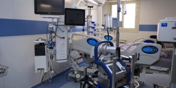 البنك الأهلي المصري يساهم بمبلغ 60 مليون جنيه لصالح وحدة الايكمو من خلال لجنة زكاة طوارئ قصر العيني