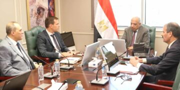 وزير الكهرباء يبحث مع شركة شنايدر إليكتريك مبادرة تحسين كفاءة استخدام الطاقة في المصانع