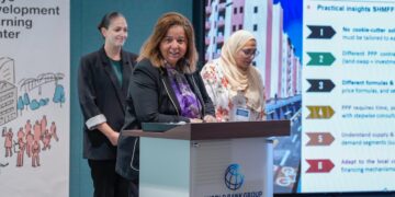 مي عبد الحميد ” تعرض التجربة المصرية الرائدة لتوفير السكن الملائم للمواطنين منخفضي الدخل أمام وفود وجهات دولية