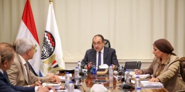 وزير قطاع الأعمال يجتمع بمجلس إدارة “النصر للإسكان والتعمير” ويوجه بتسريع المشروعات