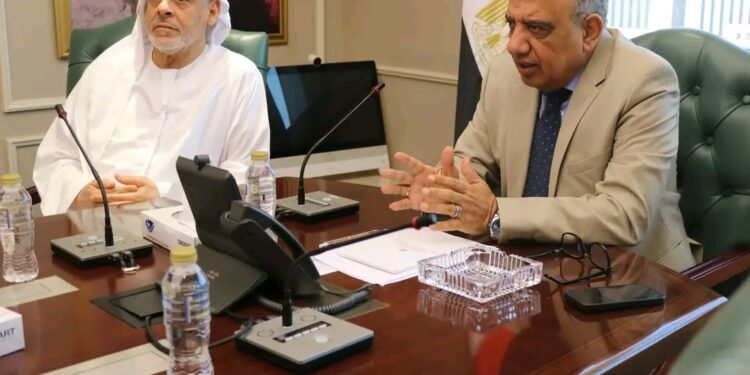 وزير الكهرباء يبحث مع شركة “AMEA POWER” الإماراتية زيادة التعاون في مجالات الطاقة المتجددة