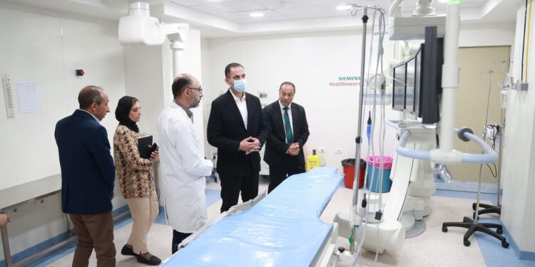 نائب وزير الصحة يتفقد مشروع تطوير مستشفى أبنوب المركزي ومستشفى المبرة للتأمين الصحي بأسيوط