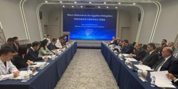 وزير الصحة يتفقد مستشفى رينجي الذكي ويبحث التعاون في التكنولوجيا الطبية