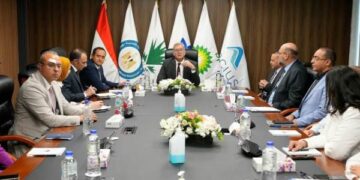 في زيارة مفاجئة لمقر الشركة.. وزير البترول يتابع تطور إنتاج حقول الفرعونية ببورسعيد