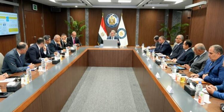 وزير البترول والثروة المعدنية في لقاء مفتوح مع الإعلاميين ورؤساء تحرير الصحف والمواقع الإخبارية المصرية