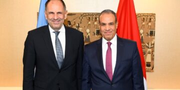 وزير الخارجية يلتقي مع نظيره اليوناني على هامش أعمال الجمعية العامة للأمم المتحدة