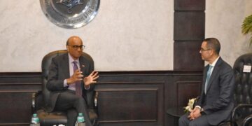 وزير الاستثمار يلتقي رئيس جمهورية سنغافورة على هامش منتدى الأعمال المصري–السنغافوري