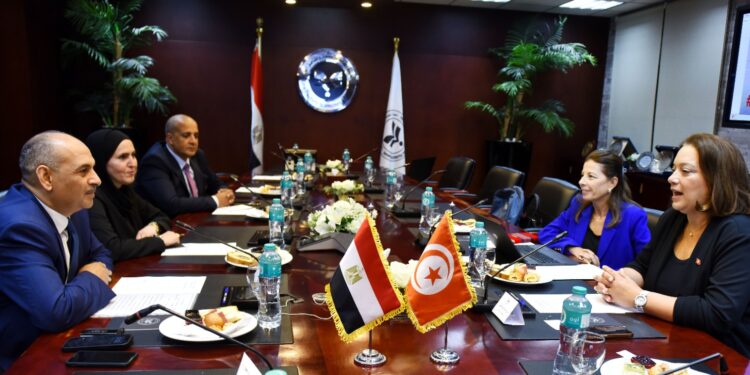 الهيئة العامة للاستثمار والمناطق الحرة تستضيف رئيس الهيئة التونسية للاستثمار