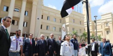 وزير التعليم العالي يبدأ العام الجامعي بتفقد جامعة القاهرة الأهلية ويطمئن على انتظام الدراسة بها