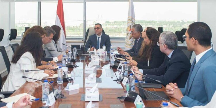 استثمارات جديدة على طاولة مباحثات الخطيب ووفد EBRD