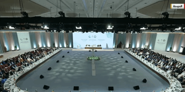 انطلاق القمة الطارئة بالدوحة بمشاركة الرئيس السيسى