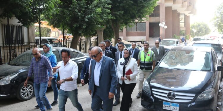 وزير الكهرباء يتابع مستجدات سير العمل في مواقع إضافة مصدر التغذية الثالث إلى محطة محولات جزيرة الدهب