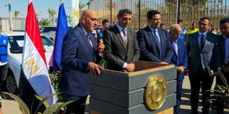 الرئيس التنفيذي لجهاز تنمية المشروعات يجتمع مع محافظ السويس لبحث دعم قطاع المشروعات بالمحافظة