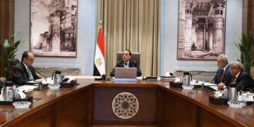 رئيس الوزراء يتابع جهود إعادة هيكلة وتطوير شركات الغزل والنسيج