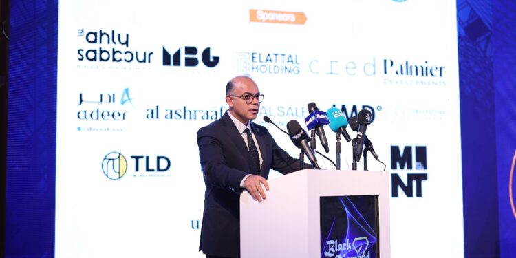 فريد: إصدار سندات توريق بنحو 211 مليار جنيه منذ 2022.. وتلقينا 13طلبًا لتأسيس صناديق عقارية