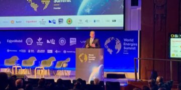 وزير البترول : حفر 480 بئرًا استكشافية جديدة باستثمارات 5.7 مليارات دولار