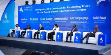 وزير الخارجية يشارك في جلسة حول جهود تحقيق السلام والتنمية في السودان خلال منتدى أسوان