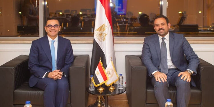وزير الاستثمار يبحث مع الرئيس التنفيذي لجهاز مستقبل مصر للتنمية المستدامة التعاون في مجالات دعم سلاسل الإمداد