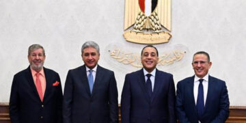 رئيس الوزراء يشهد توقيع اتفاقية شراكة بين مجموعة “صن رايز” ومجموعة “ماينور”