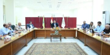 وزير الاسكان يعقد اجتماعًا مع رؤساء أجهزة مدن العاشر من رمضان وحدائق العاشر من رمضان والعبور والعبور الجديدة