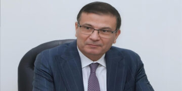 وزير الزراعة يتابع جهود منظومة جمع وتدوير قش الأرز في 7 محافظات