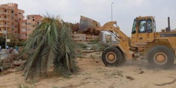 وزير الإسكان يُصدر 12 قرارًا لإزالة التعديات ومخالفات البناء بمدينة بني مزار الجديدة والساحل الشمالي