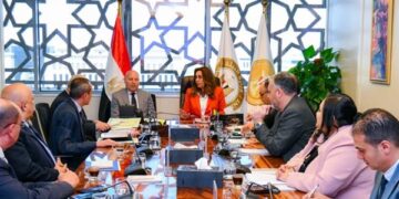 وزيرة التنمية تجتمع مع محافظ القاهرة لبحث سبل وإجراءات النقل الآمن لمجزر البساتين إلى ١٥ مايو
