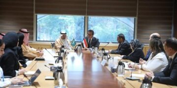 نائب رئيس مجلس الوزراء يبحث مع وزير الصحة السعودي تعزيز التعاون الصحي المشترك وتوطين الصناعات الدوائية