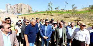 وزير الإسكان يتابع سير العمل بمشروع حدائق “تلال الفسطاط” بمنطقة مصر القديمة بالقاهرة