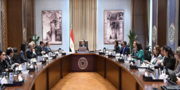 رئيس الوزراء يتابع جهود لجنة إدارة الدين العام الخارجي وتنظيم الاقتراض