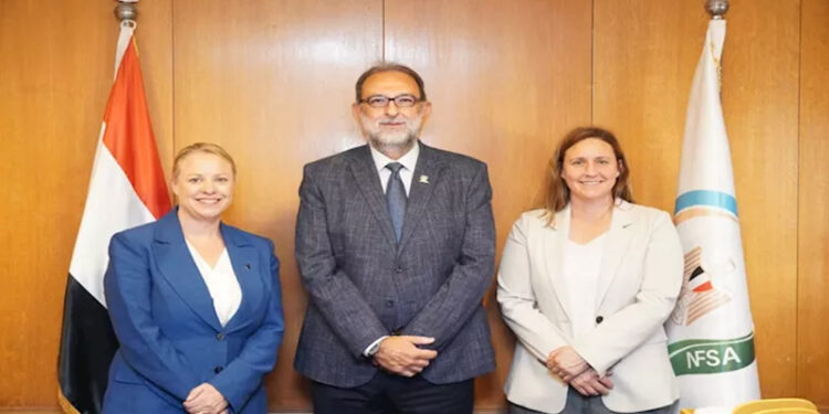 رئيس سلامة الغذاء يلتقي المستشارين الزراعي والتجاري بالسفارة النيوزيلندية لبحث تعزيز التعاون